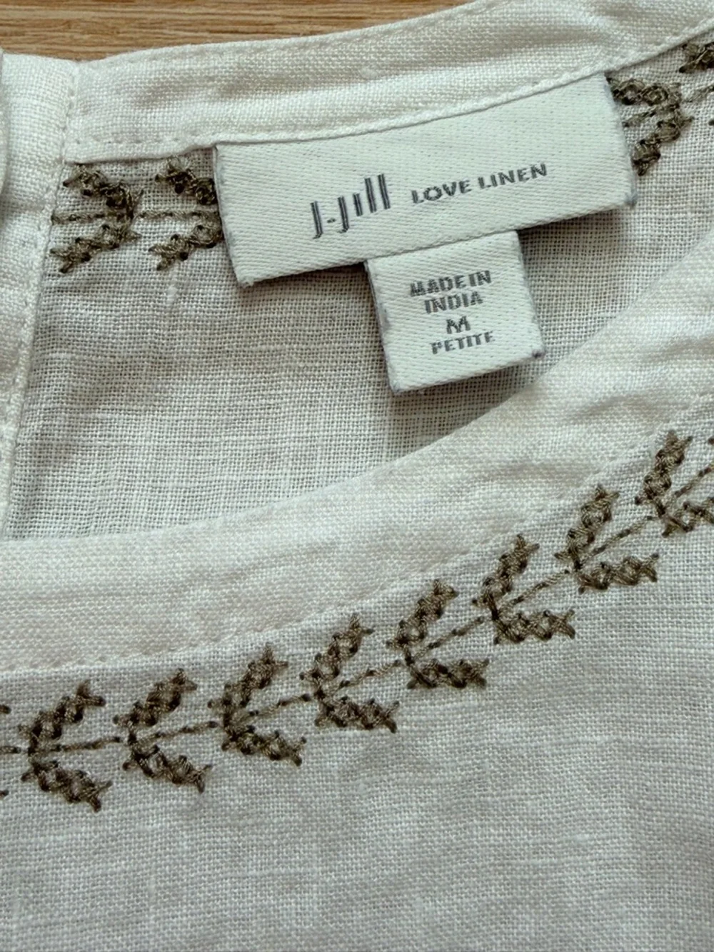 NWOT NEW J.Jill Love Linen Embroidered Top Blouse Shirt White/Sage 3/4 Sleeve M - Picture 3 of 9
